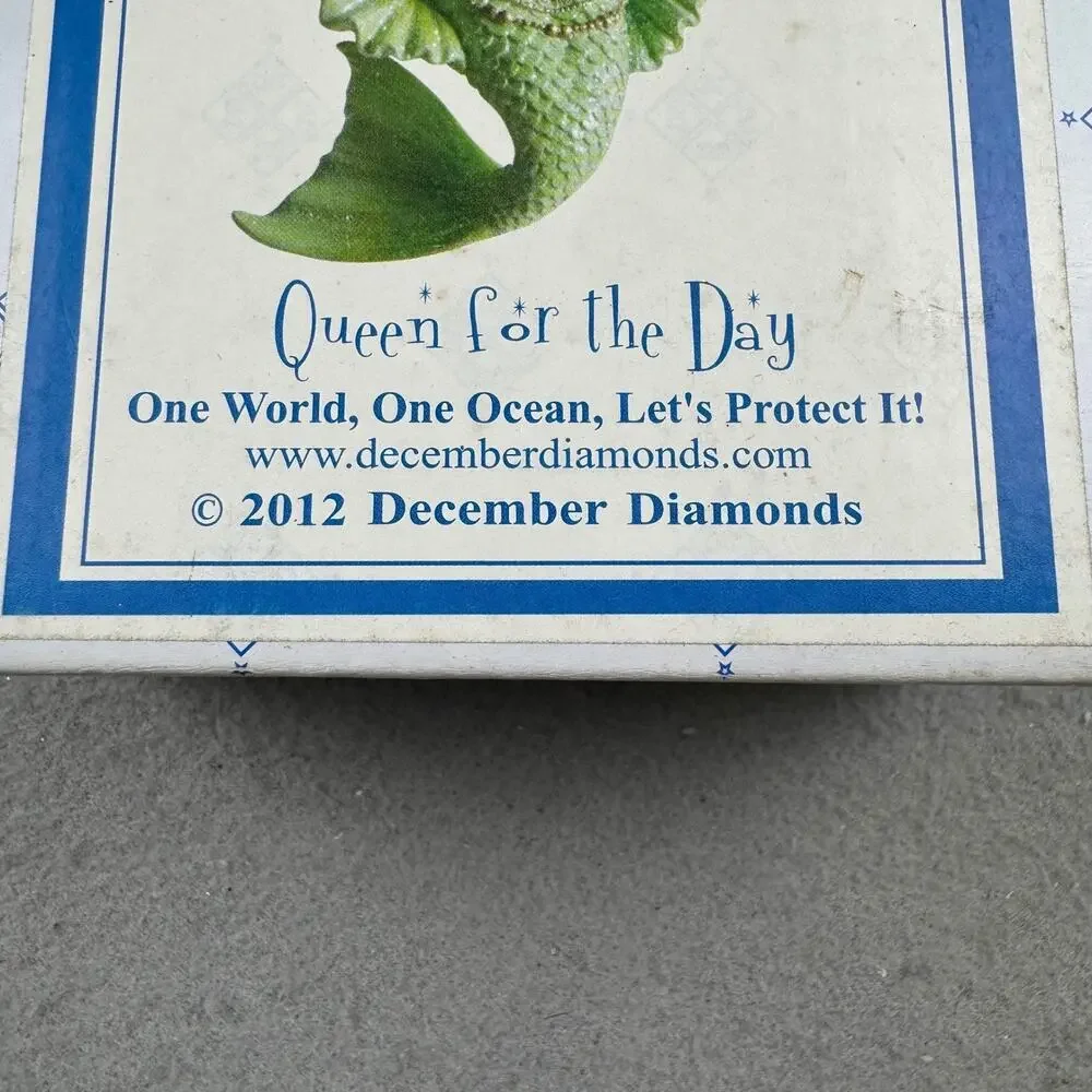 December Diamonds Retired Queen For The Day Mermaid 2012 Glitter 55-90784 Boxed